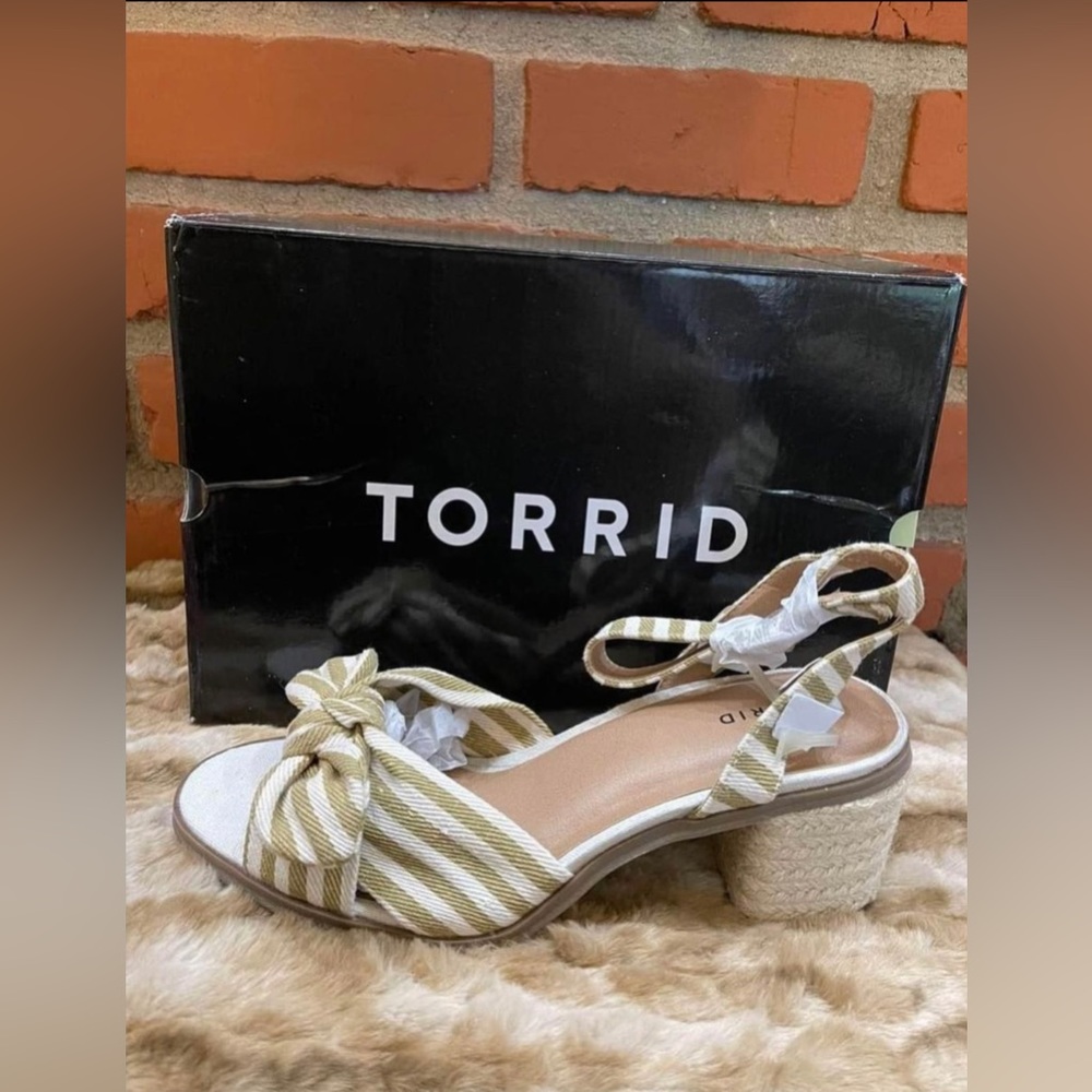 Torrid espadrille block heel shoe size 10WW